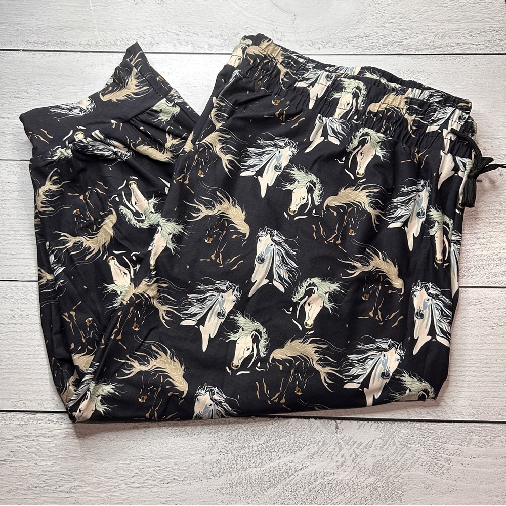Wild Horses‎ Capri Joggers